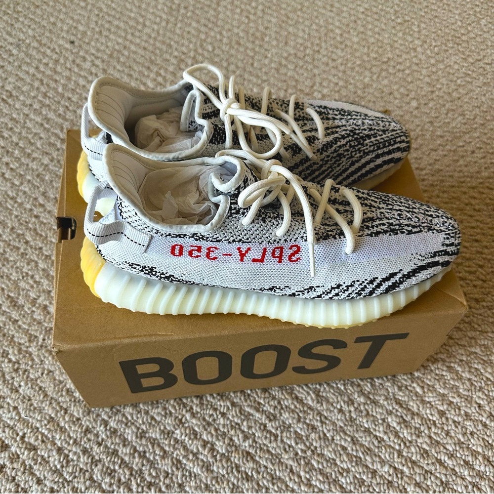 BRAND NEW YEEZY BOOST V2 ZEBRA 2017 EDITION (ORIGINAL TAGS)